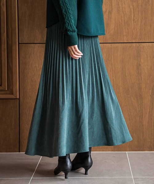MAYSON GREY（メイソングレイ）の「スウェードライク消しプリーツスカート≪手洗い可能≫（スカート・レディース・グリーン/チャコールグレー/オフホワイト・M）」の14枚目の写真