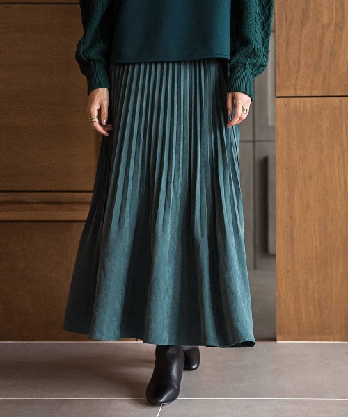 MAYSON GREY（メイソングレイ）の「スウェードライク消しプリーツスカート≪手洗い可能≫（スカート・レディース・グリーン/チャコールグレー/オフホワイト・M）」の15枚目の写真