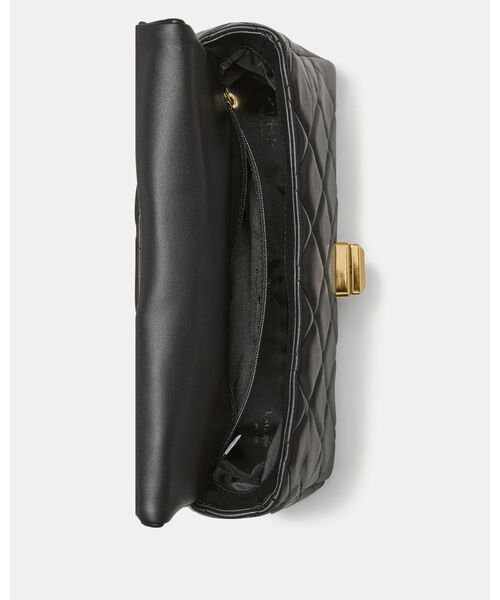kate spade new york(ケイトスペード ニューヨーク)の「キャリー キルテッド スモール フラップ クロスボディ(ショルダーバッグ・レディース・ブラック・ONESIZE)」の4枚目の写真