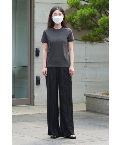 MUSINSA STANDARD WOMAN（ムシンサスタンダードウーマン）の「[クールタンダード] ウィメンズ ベーシック クルーネック Tシャツ [ダークグレー]（Tシャツ/カットソー・レディース・その他・X-SMALL/LARGE/MEDIUM/SMALL/X-LARGE）」の5枚目の写真