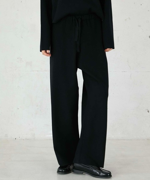 LA PEAU DE GEM(ラポドゥジェム)の「【LA PEAU DE GEM】antipilling knit pants/アンチピリングニットパンツ(その他パンツ・レディース・ブラック/グレイッシュベージュ・1/2)」の2枚目の写真