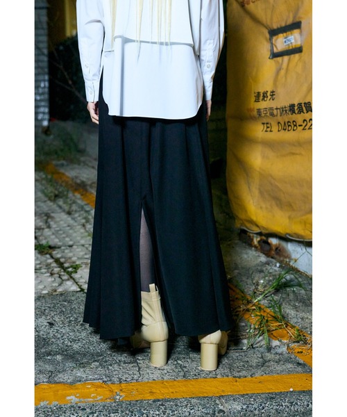 ENFOLD（エンフォルド）の「PEツイル ランダムスリットスカート（スカート・レディース・ブラック/ダークグリーン・36/38）」の14枚目の写真