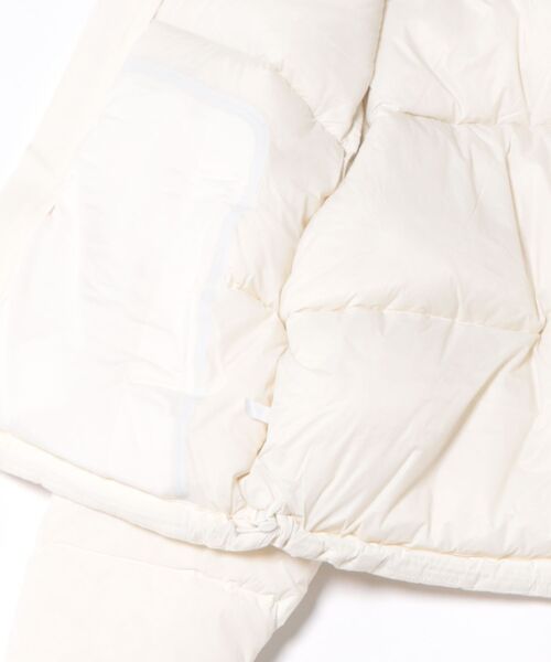 THE NORTH FACE(ザノースフェイス)の「【THE NORTH FACE】ノースフェイス 韓国限定 WHITE LABEL W'S SUPERFLEX NUPTSE DOWN JACKET 超軽量 ヌプシ ダウンジャケット(ダウンジャケット/コート・レディース・クリーム/ブラック・S/M)」の4枚目の写真