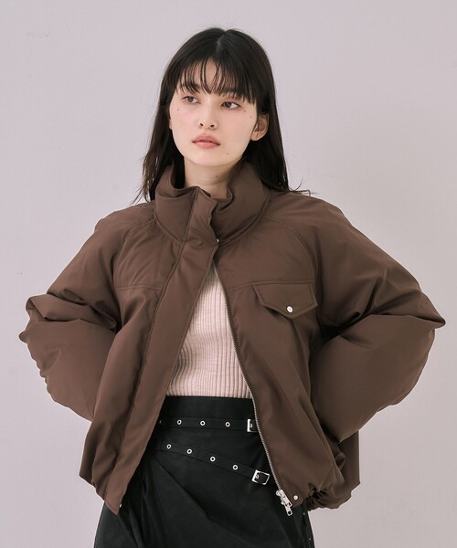 UNITED TOKYO（ユナイテッドトウキョウ）の「【残りわずか！】バルーンダウンジャケット｜軽量/撥水/UVカット/ストレッチ/通勤/オフィスカジュアル/防寒/冬服（ダウンジャケット/コート・レディース・ブラック/ブラウン・1/2）」の5枚目の写真