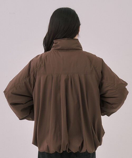 UNITED TOKYO（ユナイテッドトウキョウ）の「【残りわずか！】バルーンダウンジャケット｜軽量/撥水/UVカット/ストレッチ/通勤/オフィスカジュアル/防寒/冬服（ダウンジャケット/コート・レディース・ブラック/ブラウン・1/2）」の9枚目の写真