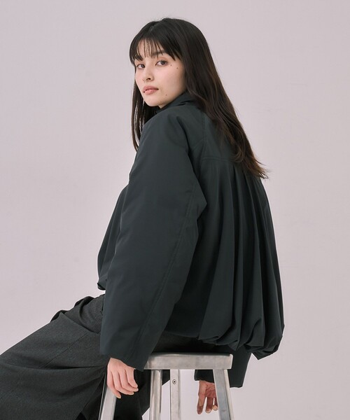 UNITED TOKYO（ユナイテッドトウキョウ）の「【残りわずか！】バルーンダウンジャケット｜軽量/撥水/UVカット/ストレッチ/通勤/オフィスカジュアル/防寒/冬服（ダウンジャケット/コート・レディース・ブラック/ブラウン・1/2）」の19枚目の写真