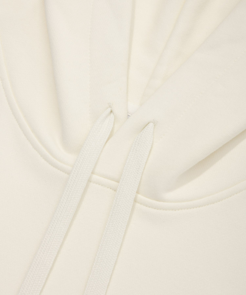 COVERNAT(カバーナット)の「Cロゴフードパーカーアイボリー(パーカー・レディース・その他・XX-LARGE/X-SMALL/SMALL/MEDIUM/LARGE/X-LARGE)」の4枚目の写真