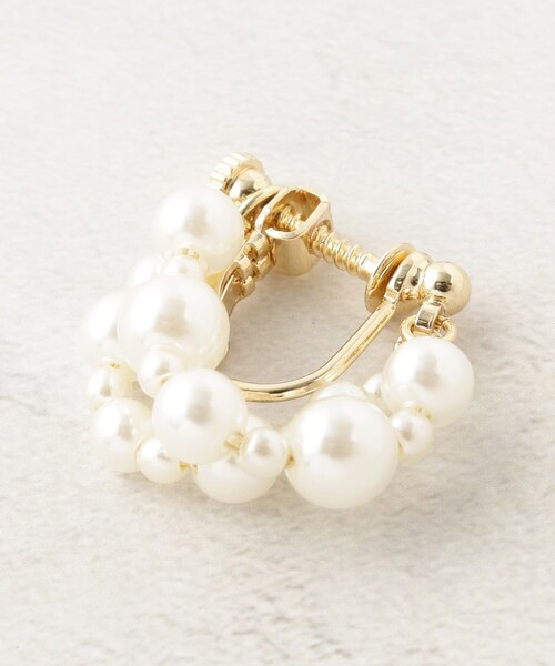 OPAQUE.CLIP（オペークドットクリップ）の「フェイクパールリングイヤリング（イヤリング・レディース・シルバー/ゴールド・00）」の4枚目の写真