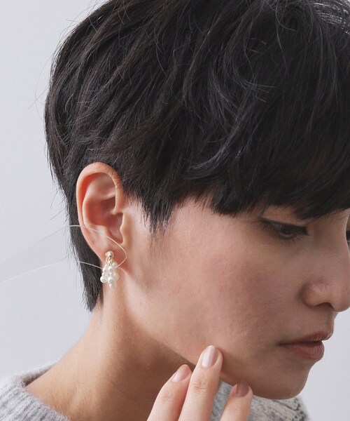 OPAQUE.CLIP（オペークドットクリップ）の「フェイクパールリングイヤリング（イヤリング・レディース・シルバー/ゴールド・00）」の7枚目の写真