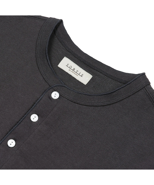 sortie(ソルティ)の「Utility Henly neck T-Shirts (Charcoal)(Tシャツ/カットソー・メンズ・その他・LARGE/X-LARGE/MEDIUM)」の3枚目の写真