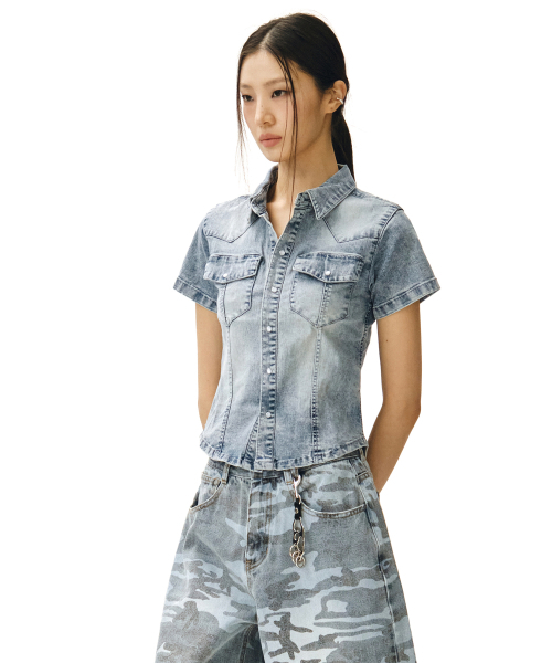 DECET WOMEN(デケット ウーマン)の「ウエスタンスリムデニムショートシャツ DCWSH002LBlueA(シャツ/ブラウス・レディース・その他・SMALL/MEDIUM)」の2枚目の写真
