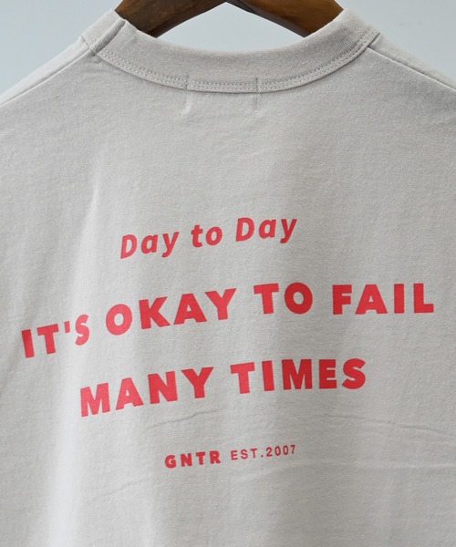 GENERATOR(ジェネレーター)の「GENERATOR/ジェネレーター Mistake Tシャツ(Tシャツ/カットソー・レディース・ベージュ系その他/チャコールグレー/ホワイト・F)」の10枚目の写真