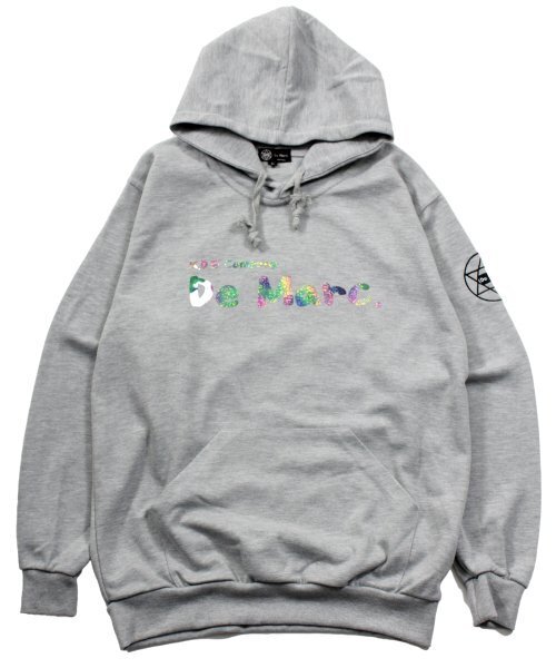 DEMARC(ドゥマーク)の「ホログラムロゴフードパーカーグレー(パーカー・メンズ・その他・SMALL/MEDIUM)」の1枚目の写真