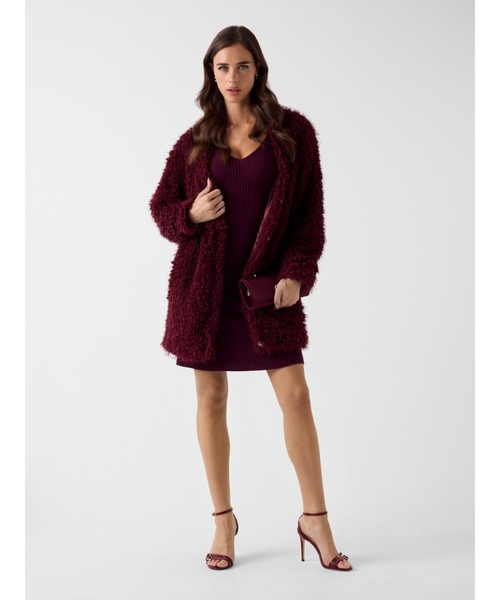 Guess（ゲス）の「ROSE V Neck Faux Fur Jacket カーディガン（カーディガン/ボレロ・レディース・マルーン/ホワイト系その他・SMALL/MEDIUM/X-SMALL）」の13枚目の写真