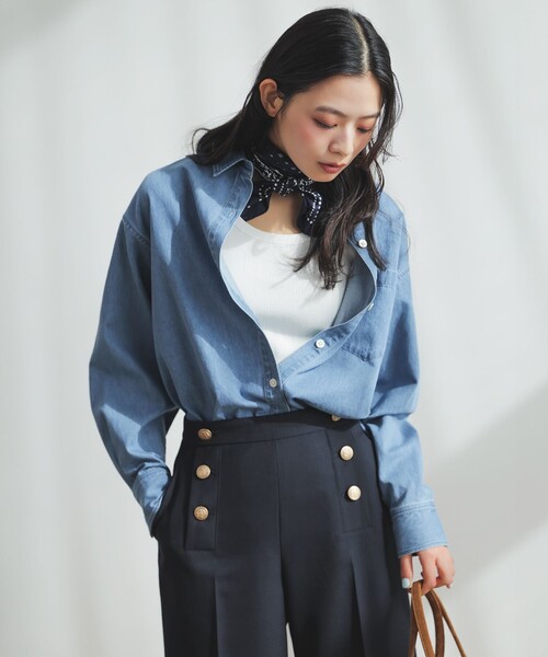 23区 S（ニジュウサンクチイサイサイズ）の「ライトダンガリー デニムシャツ（シャツ/ブラウス・レディース・ダルブルー系/ターコイズブルー系・32）」の13枚目の写真