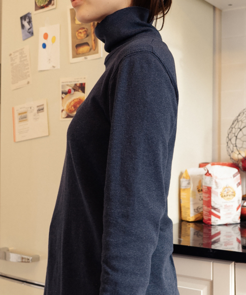 CHIQUITA(チキータ)の「ヘッダータートルTシャツネイビー(Tシャツ/カットソー・レディース・ネイビー・SMALL/MEDIUM)」の4枚目の写真