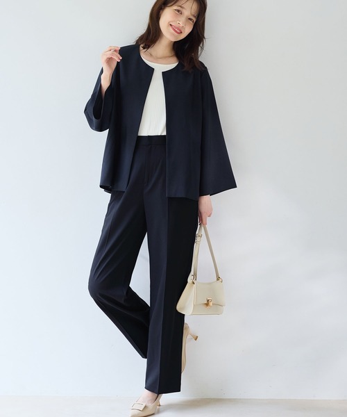 Viola e Viola（ヴィオラエヴィオラ）の「【選べるボトムス】２点セット洗える！テントラインジャケットスーツ《ウォッシャブル/UV対策/防シワ/抗菌防臭》（スーツパンツ・レディース・ブラック系1/ネイビー系1/ブラック系2/ネイビー系2・M/L/LL）」の3枚目の写真