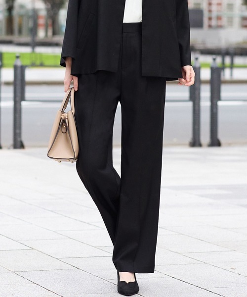 Viola e Viola（ヴィオラエヴィオラ）の「【選べるボトムス】２点セット洗える！テントラインジャケットスーツ《ウォッシャブル/UV対策/防シワ/抗菌防臭》（スーツパンツ・レディース・ブラック系1/ネイビー系1/ブラック系2/ネイビー系2・M/L/LL）」の6枚目の写真