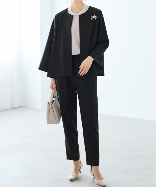 Viola e Viola（ヴィオラエヴィオラ）の「【選べるボトムス】２点セット洗える！テントラインジャケットスーツ《ウォッシャブル/UV対策/防シワ/抗菌防臭》（スーツパンツ・レディース・ブラック系1/ネイビー系1/ブラック系2/ネイビー系2・M/L/LL）」の12枚目の写真