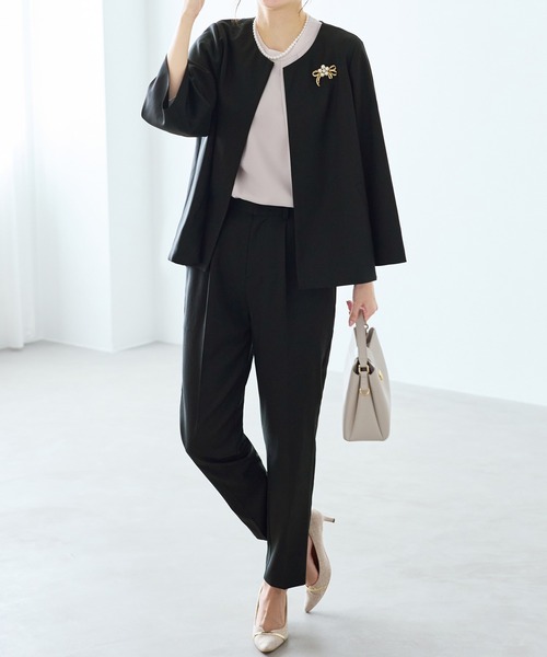 Viola e Viola（ヴィオラエヴィオラ）の「【選べるボトムス】２点セット洗える！テントラインジャケットスーツ《ウォッシャブル/UV対策/防シワ/抗菌防臭》（スーツパンツ・レディース・ブラック系1/ネイビー系1/ブラック系2/ネイビー系2・M/L/LL）」の15枚目の写真