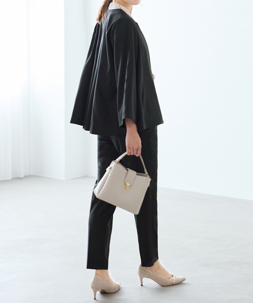 Viola e Viola（ヴィオラエヴィオラ）の「【選べるボトムス】２点セット洗える！テントラインジャケットスーツ《ウォッシャブル/UV対策/防シワ/抗菌防臭》（スーツパンツ・レディース・ブラック系1/ネイビー系1/ブラック系2/ネイビー系2・M/L/LL）」の16枚目の写真