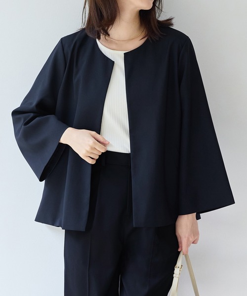 Viola e Viola（ヴィオラエヴィオラ）の「【選べるボトムス】２点セット洗える！テントラインジャケットスーツ《ウォッシャブル/UV対策/防シワ/抗菌防臭》（スーツパンツ・レディース・ブラック系1/ネイビー系1/ブラック系2/ネイビー系2・M/L/LL）」の20枚目の写真