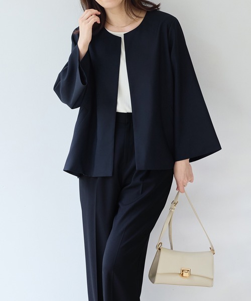 Viola e Viola（ヴィオラエヴィオラ）の「【選べるボトムス】２点セット洗える！テントラインジャケットスーツ《ウォッシャブル/UV対策/防シワ/抗菌防臭》（スーツパンツ・レディース・ブラック系1/ネイビー系1/ブラック系2/ネイビー系2・M/L/LL）」の17枚目の写真