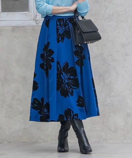 Viaggio Blu（ビアッジョブルー）の「ビッグフラワーフロッキースカート（スカート・レディース・ブルー系その他/オフホワイト・M/S/L/XS）」の2枚目の写真