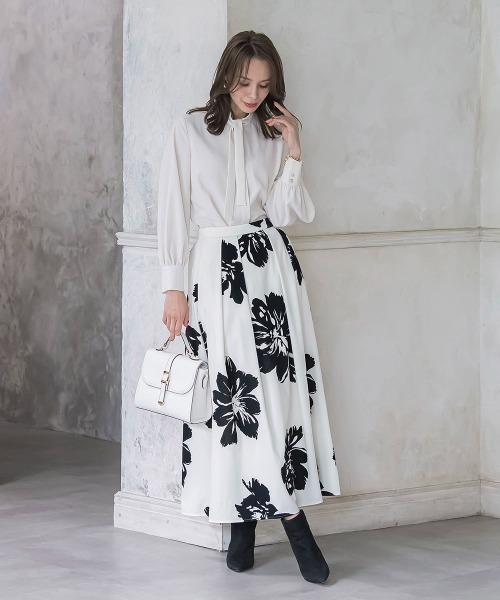 Viaggio Blu（ビアッジョブルー）の「ビッグフラワーフロッキースカート（スカート・レディース・ブルー系その他/オフホワイト・M/S/L/XS）」の16枚目の写真