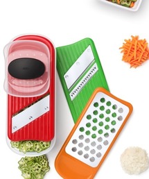 OXO（オクソー）の「OXO（オクソー）グレーター&スライサーセットミニ（キッチンツール）」