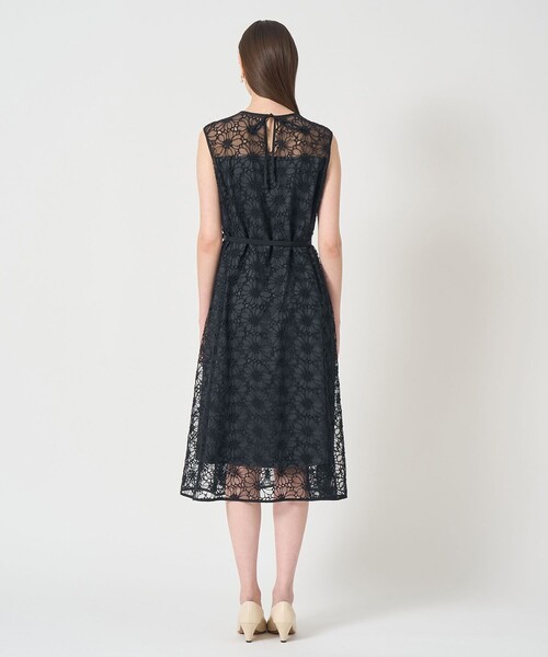 ANAYI(アナイ)の「フラワー刺繍Aラインワンピース(ワンピース・レディース・ブラック・38/36)」の4枚目の写真