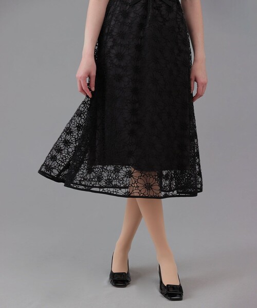ANAYI(アナイ)の「フラワー刺繍Aラインワンピース(ワンピース・レディース・ブラック・38/36)」の7枚目の写真