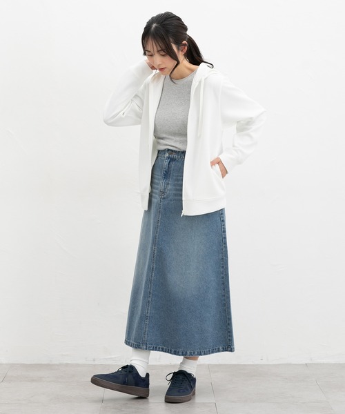 Honeys(ハニーズ)の「きれいめジップパーカー(パーカー・レディース・ベージュ/ミント/オフホワイト/グレー/サックスブルー/ブラック・3L/L/LL/M/S)」の8枚目の写真