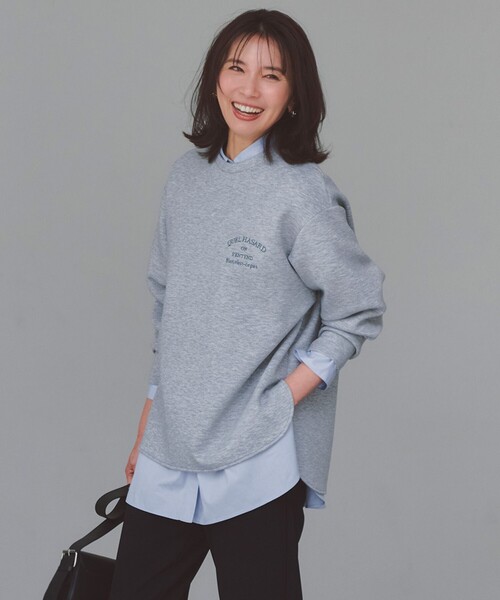 UNFILO(アンフィーロ)の「BEAUTY FORM JERSEY 刺繍ロゴ プルオーバー(スウェット・レディース・ベージュ系1/ライトグレー系1/ネイビー系1・SMALL/MEDIUM)」の1枚目の写真