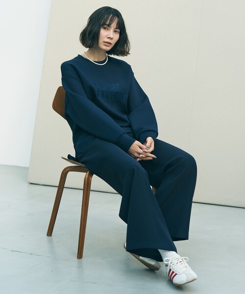 UNFILO(アンフィーロ)の「BEAUTY FORM JERSEY 刺繍ロゴ プルオーバー(スウェット・レディース・ベージュ系1/ライトグレー系1/ネイビー系1・SMALL/MEDIUM)」の16枚目の写真