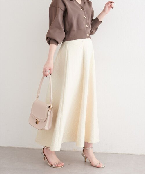 natural couture（ナチュラルクチュール）の「〈osono〉エンボスジャガードスカート（スカート・レディース・オフホワイト/モカ/ブラック・LARGE/MEDIUM）」の11枚目の写真