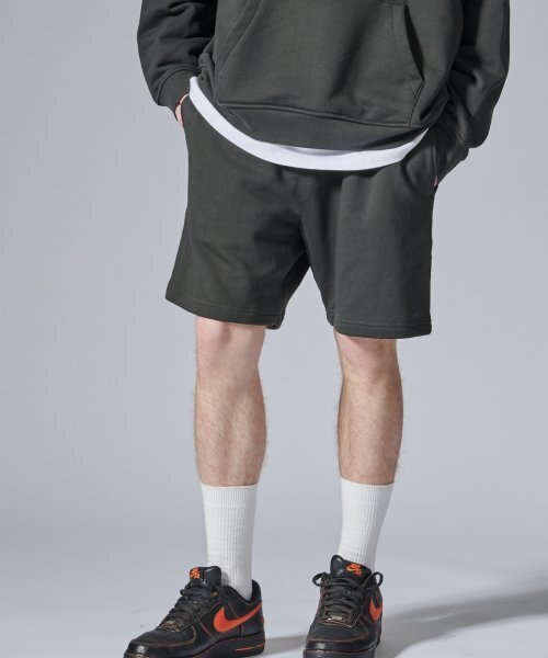 INSTAY（インステイ）の「ヘビウェイトスウェットショートパンツ[ブリストルブラック]（その他パンツ・メンズ・その他・LARGE/MEDIUM/SMALL/X-LARGE）」の2枚目の写真