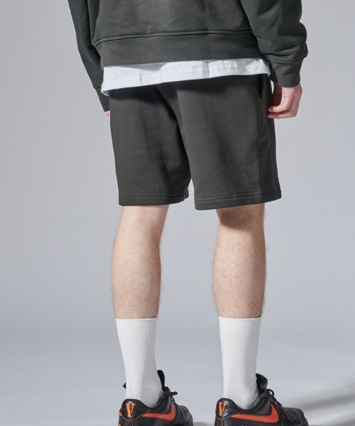 INSTAY（インステイ）の「ヘビウェイトスウェットショートパンツ[ブリストルブラック]（その他パンツ・メンズ・その他・LARGE/MEDIUM/SMALL/X-LARGE）」の3枚目の写真