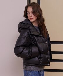 BELLOL（ベロエル）の「グロッシーロゴプファークロップパディングブラック（ダウンジャケット/コート）」