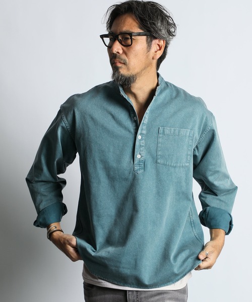 The DUFFER of ST.GEORGE（ザダファーオブセントジョージ）の「【WEB限定アイテム】PIGMENT DYE BAND COLLAR SHIRT：ピグメント加工 バンドカラー プルオーバーシャツ（シャツ/ブラウス・メンズ・スミクロ/グレイッシュブルー/カーキ/レッド・X-LARGE/LARGE/MEDIUM/SMALL）」の4枚目の写真