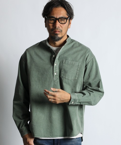 The DUFFER of ST.GEORGE（ザダファーオブセントジョージ）の「【WEB限定アイテム】PIGMENT DYE BAND COLLAR SHIRT：ピグメント加工 バンドカラー プルオーバーシャツ（シャツ/ブラウス・メンズ・スミクロ/グレイッシュブルー/カーキ/レッド・X-LARGE/LARGE/MEDIUM/SMALL）」の7枚目の写真