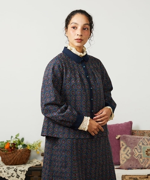 Jocomomola（ホコモモラ）の「Escudos 幾何調総刺繍ブラウス［オケージョン/セレモニー］（シャツ/ブラウス・レディース・ベージュ/ネイビー・42/40）」の4枚目の写真