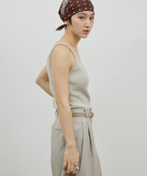 GALLARDAGALANTE(ガリャルダガランテ)の「【手洗い可】リブニットキャミソール(ニット/セーター・レディース・ベージュ/ブラック・FREE)」の21枚目の写真