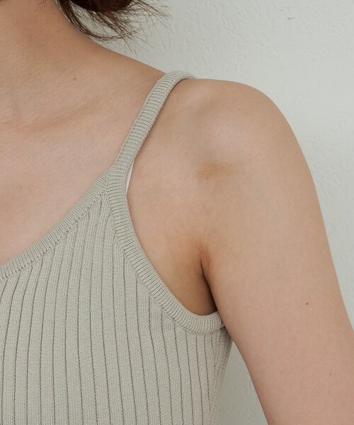 GALLARDAGALANTE(ガリャルダガランテ)の「【手洗い可】リブニットキャミソール(ニット/セーター・レディース・ベージュ/ブラック・FREE)」の8枚目の写真