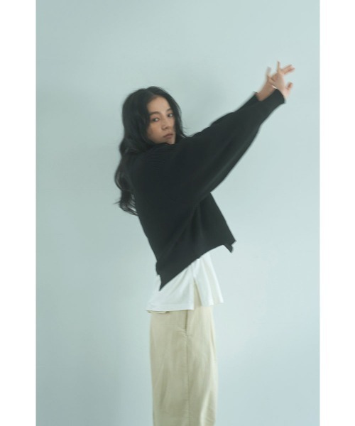 marjour（マージュール）の「GOLD BUTTON KNIT JACKET（カーディガン/ボレロ・レディース・ブラック・M）」の5枚目の写真