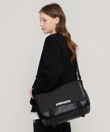 ROIDESROIS（ロワデロワ）の「シグニチャーロゴクロスメッセンジャーバッグ（ブラック）（メッセンジャーバッグ）」