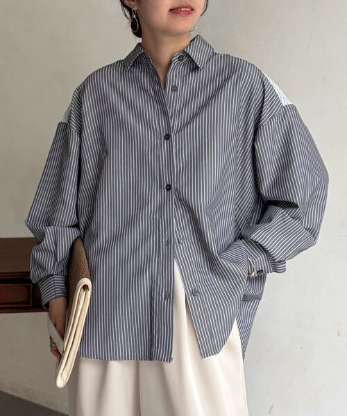 Chez toi（シェトワ）の「ストライプ後ろ切替ボタンシャツ（シャツ/ブラウス・レディース・ブラック/サックスブルー/グリーン・FREE）」の4枚目の写真