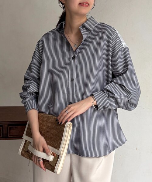 Chez toi（シェトワ）の「ストライプ後ろ切替ボタンシャツ（シャツ/ブラウス・レディース・ブラック/サックスブルー/グリーン・FREE）」の5枚目の写真