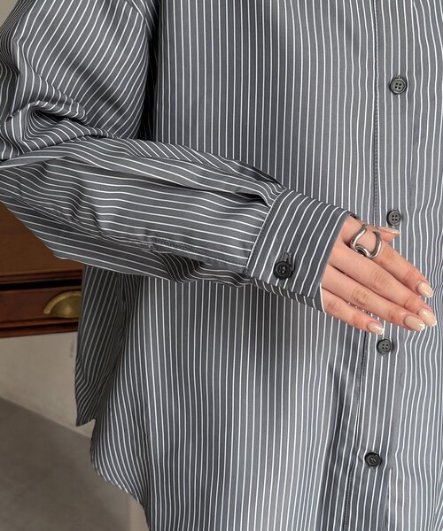 Chez toi（シェトワ）の「ストライプ後ろ切替ボタンシャツ（シャツ/ブラウス・レディース・ブラック/サックスブルー/グリーン・FREE）」の16枚目の写真