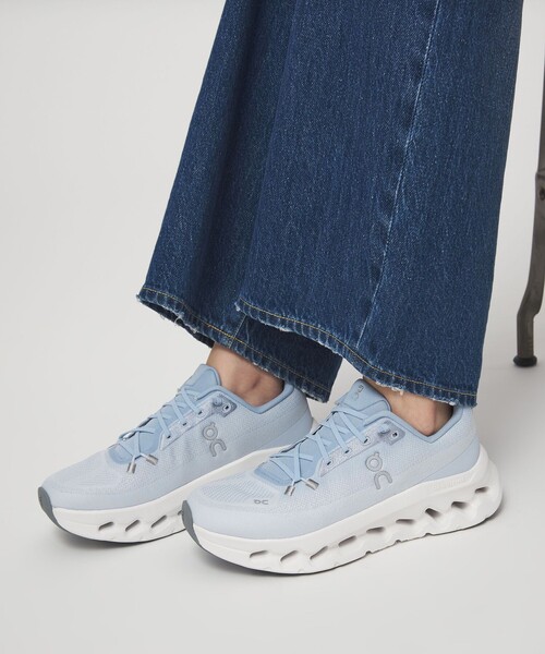 On（オン）の「＜On＞CLOUDTILT スニーカー（スニーカー・レディース・ライトブルー/ホワイト・24.5cm/23cm/23.5cm/24cm/25cm）」の2枚目の写真